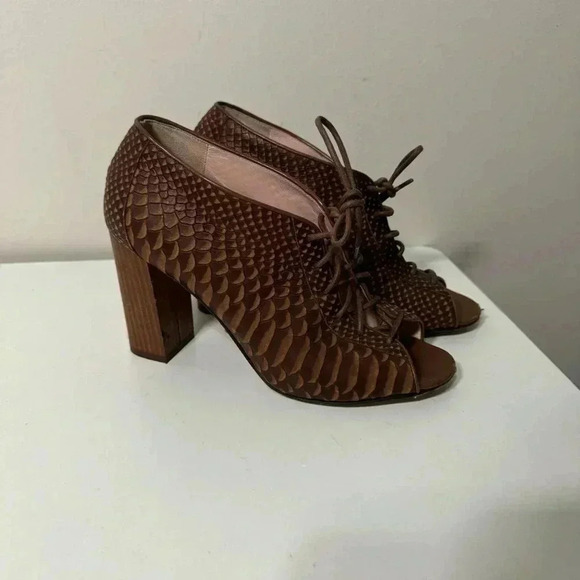 Kate spade lace up genuine leather heel booties 7.5 - Picture 2 of 8